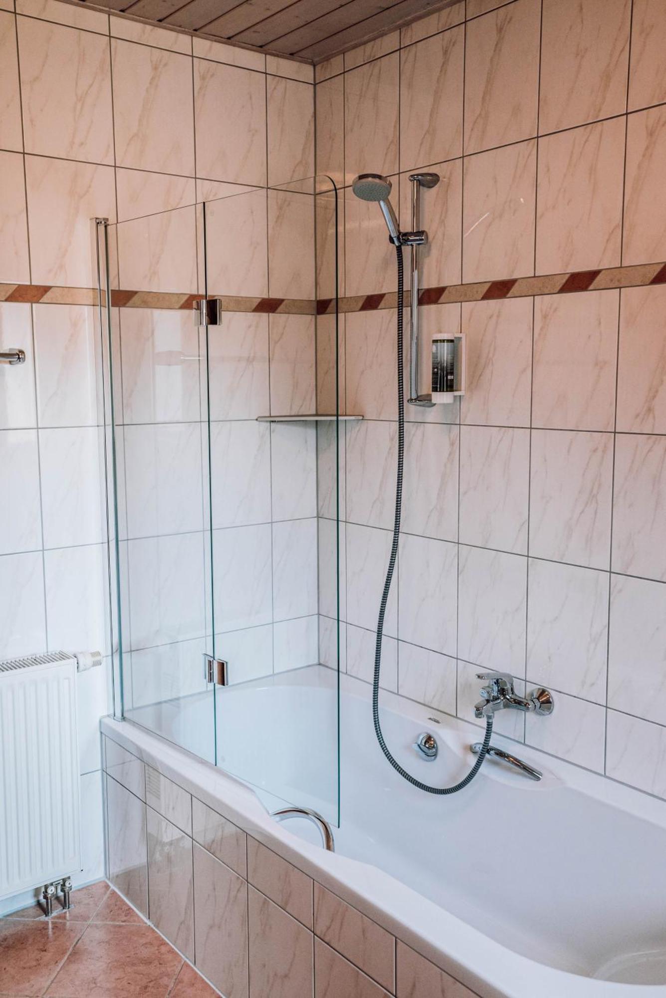 Hotel Schmidtburger Hof Weiler bei Monzingen Pokoj fotografie